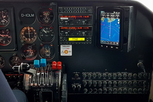 93 181215c Cockpit