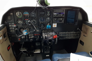 92 181215c Cockpit