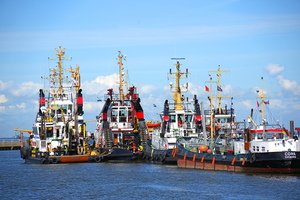 10 04295b Schlepper